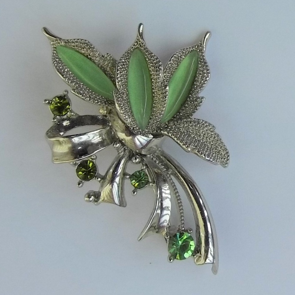 Vintage Green Rhinestone  Silver tone Brooch